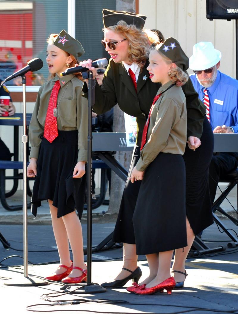 Andrews Sisters Tribute